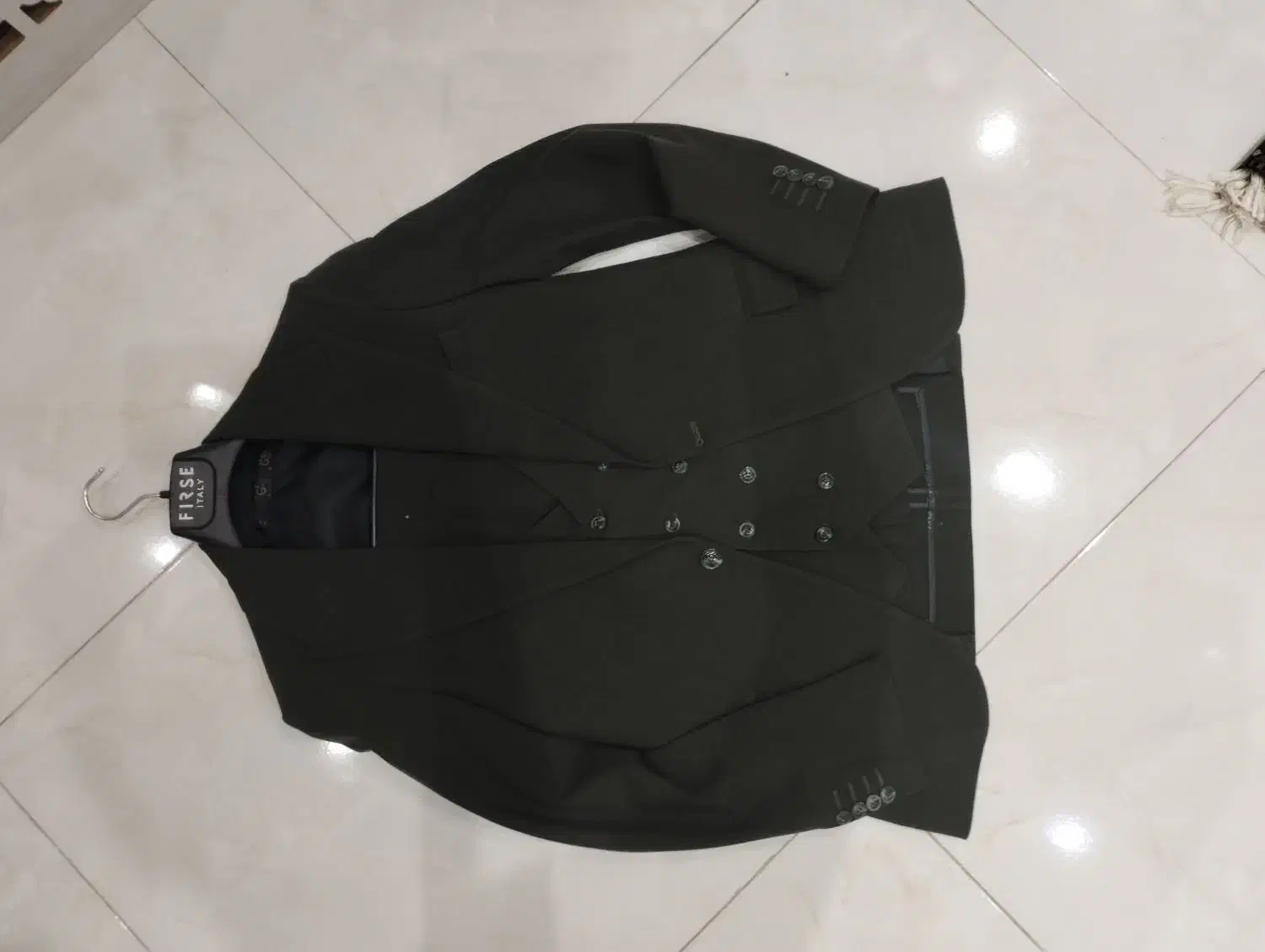 کت وشلوار|لباس|کاشان, فین بزرگ|دیوار