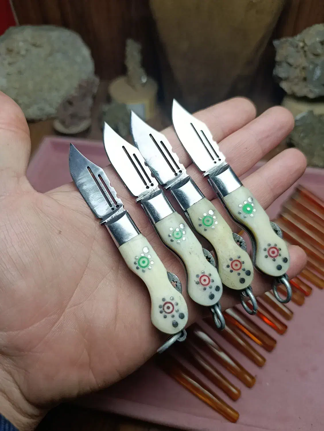 چاقو بابا کلکسیونی ریز 10ومیم سانت|کلکسیون اشیاء عتیقه|ارومیه, |دیوار