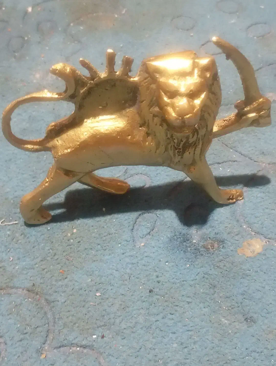 شیر|مجسمه، تندیس، ماکت|شیراز, بید زرد|دیوار