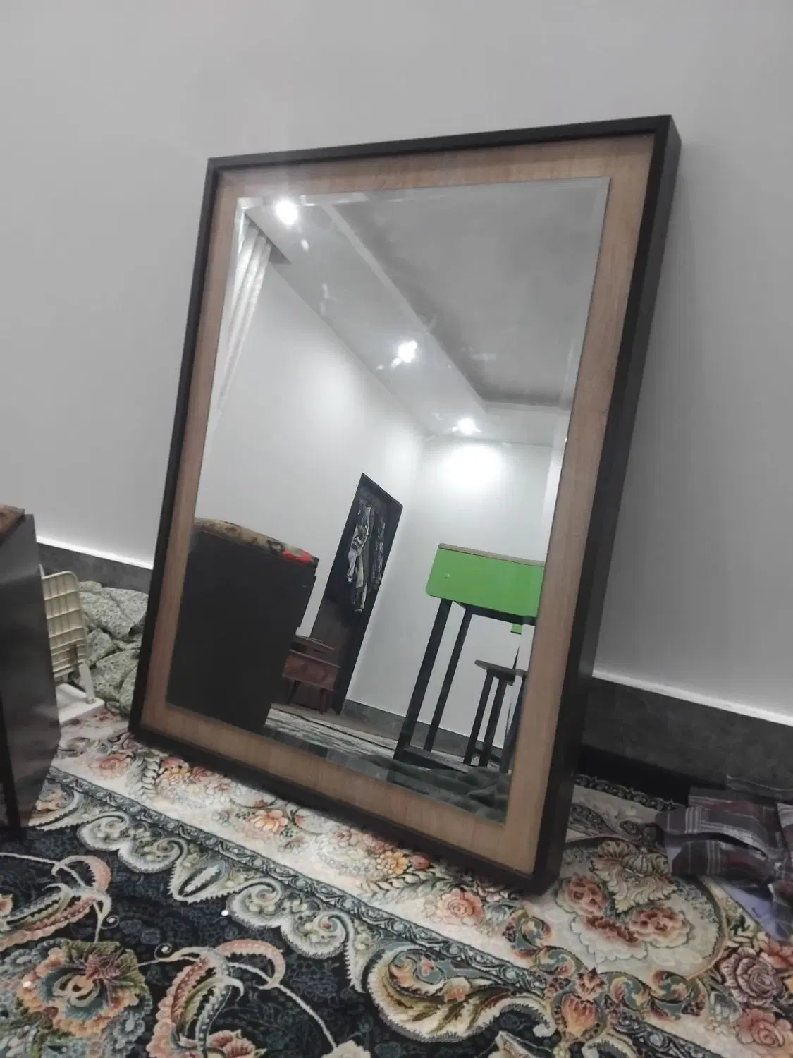 آینه|آینه|تربت جام, یحیی آباد|دیوار