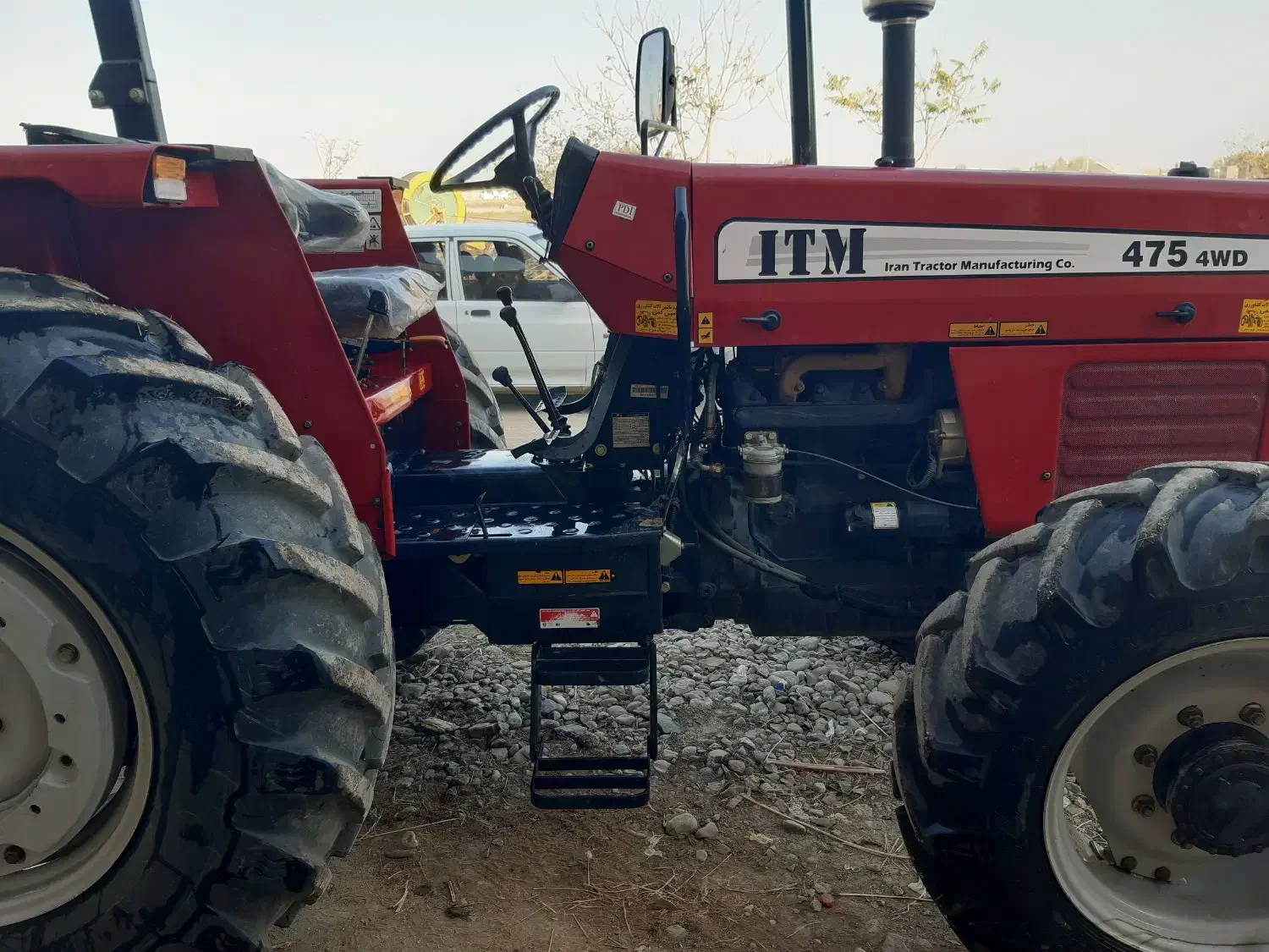 تراکتور ۴۷۵ مدل ۴۰۳|خودرو سنگین|آق قلا, |دیوار