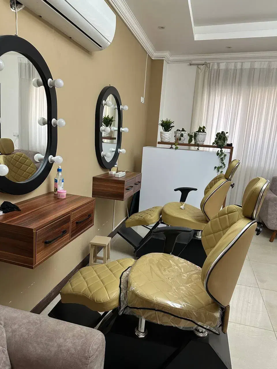 فروش مبل ، صندلی تک ،میز ، سرشور ، آینه نور|آرایشگاه و سالنهای زیبایی|بابل, |دیوار