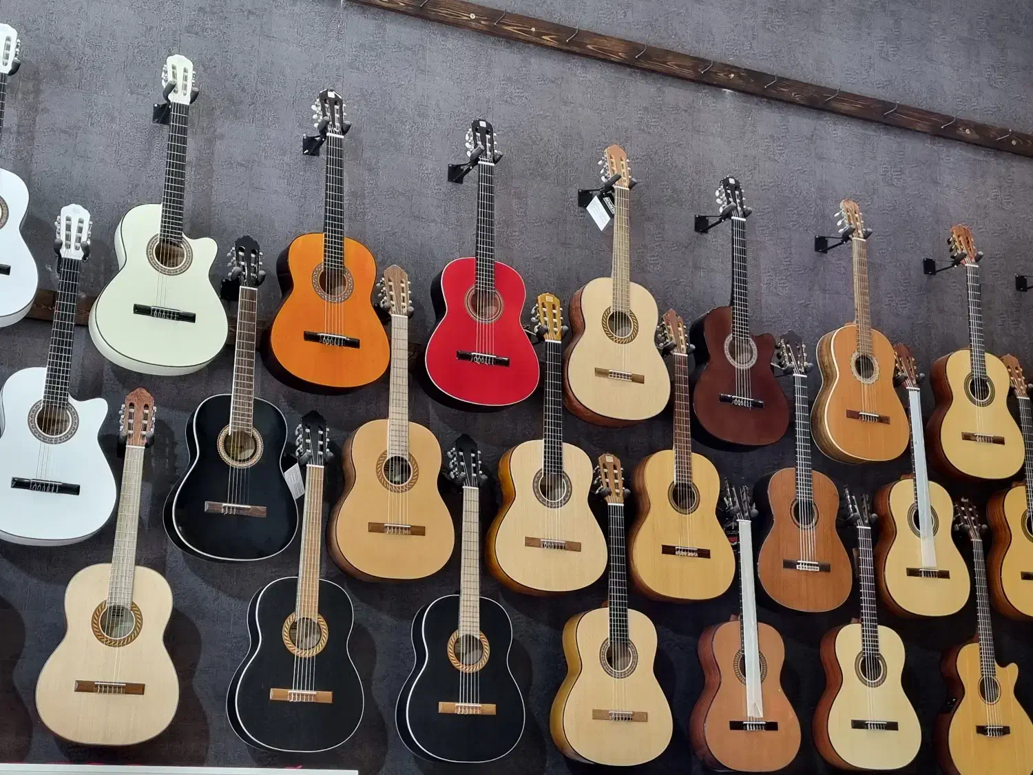 فروش انواع گیتارهای اقتصادی و آموزشی دیاموند|گیتار، بیس، امپلیفایر|اردبیل, |دیوار