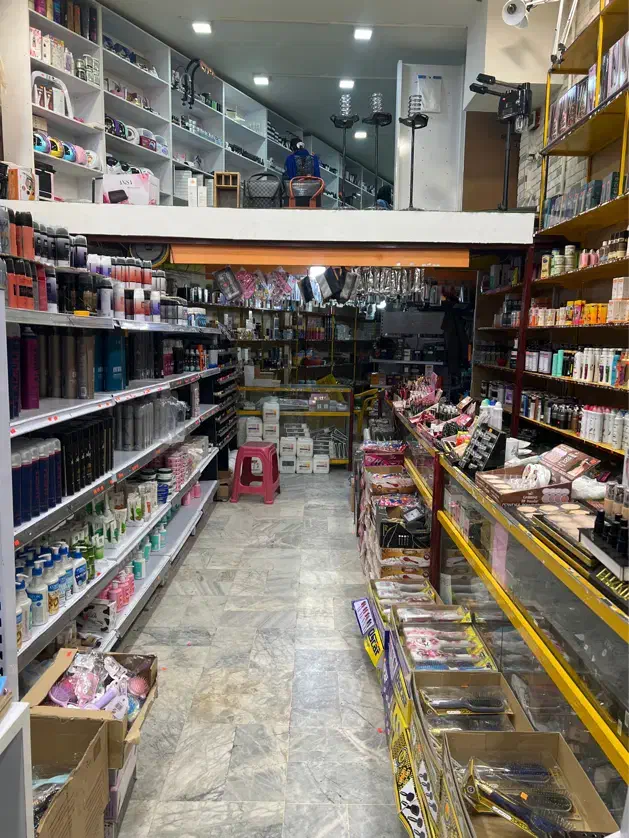 فروشنده لوازم آرایشی (خانم)|استخدام بازاریابی و فروش|قزوین, |دیوار