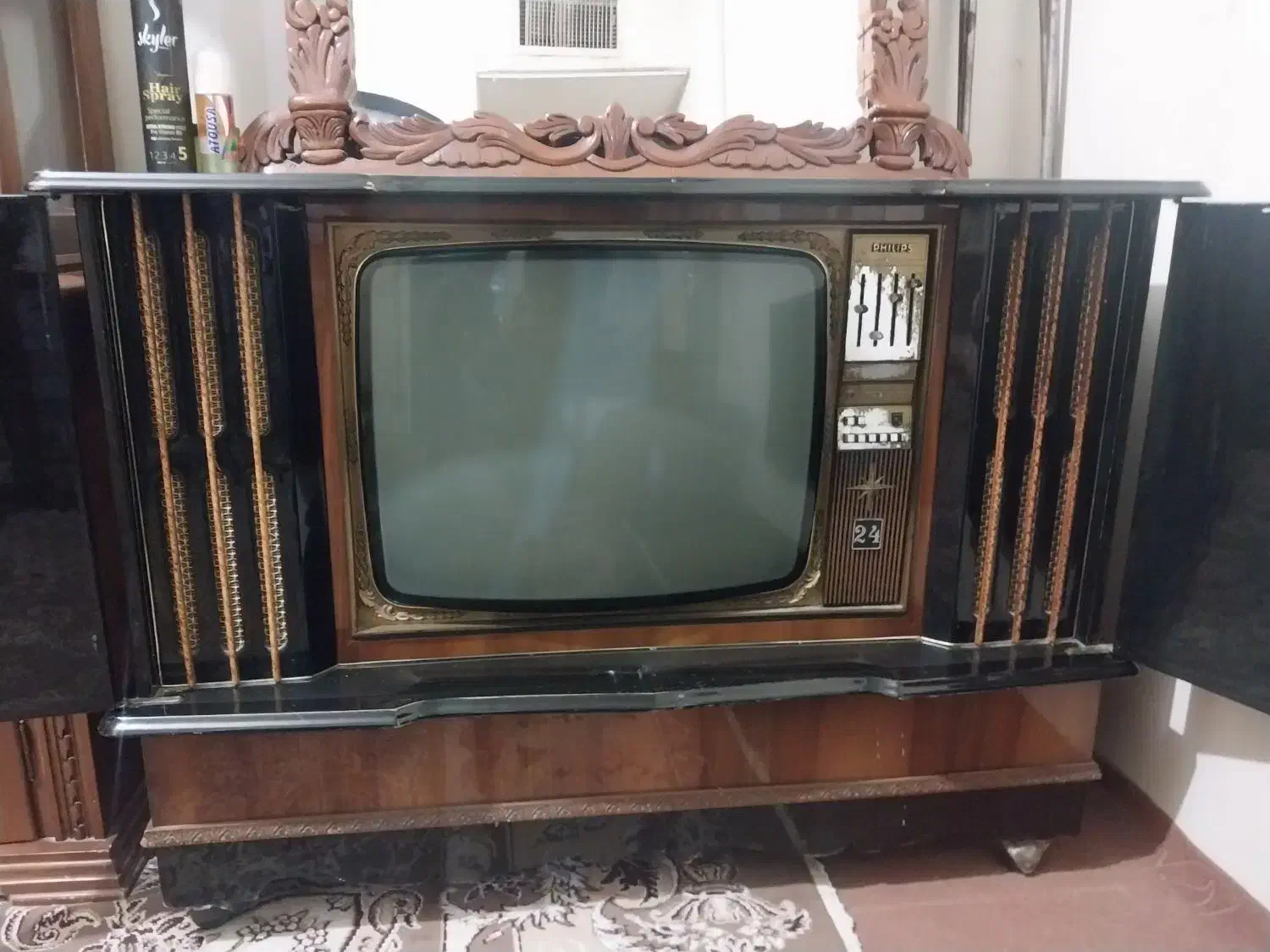 تلوزیون کمدی چهار درفیلیپس|تلویزیون و پروژکتور|مشهد, زیرکن|دیوار