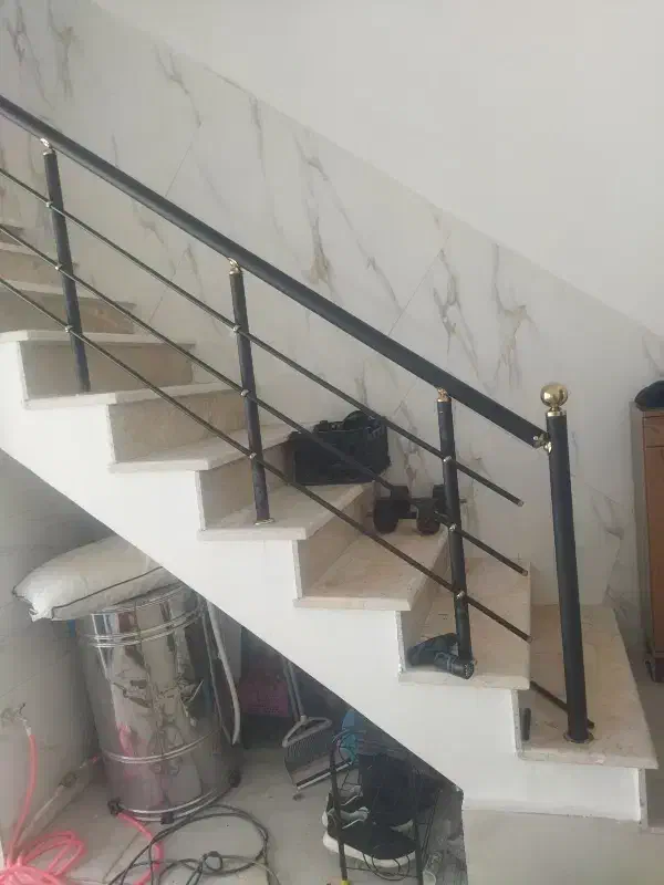 نصاب نرده استیل و آهنی|خدمات پیشه و مهارت|الشتر, |دیوار