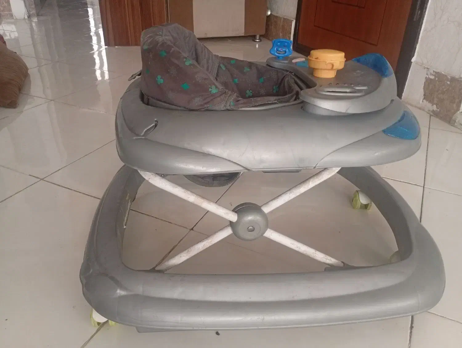 روروک|کالسکه و لوازم جانبی|مشهد, کشف|دیوار