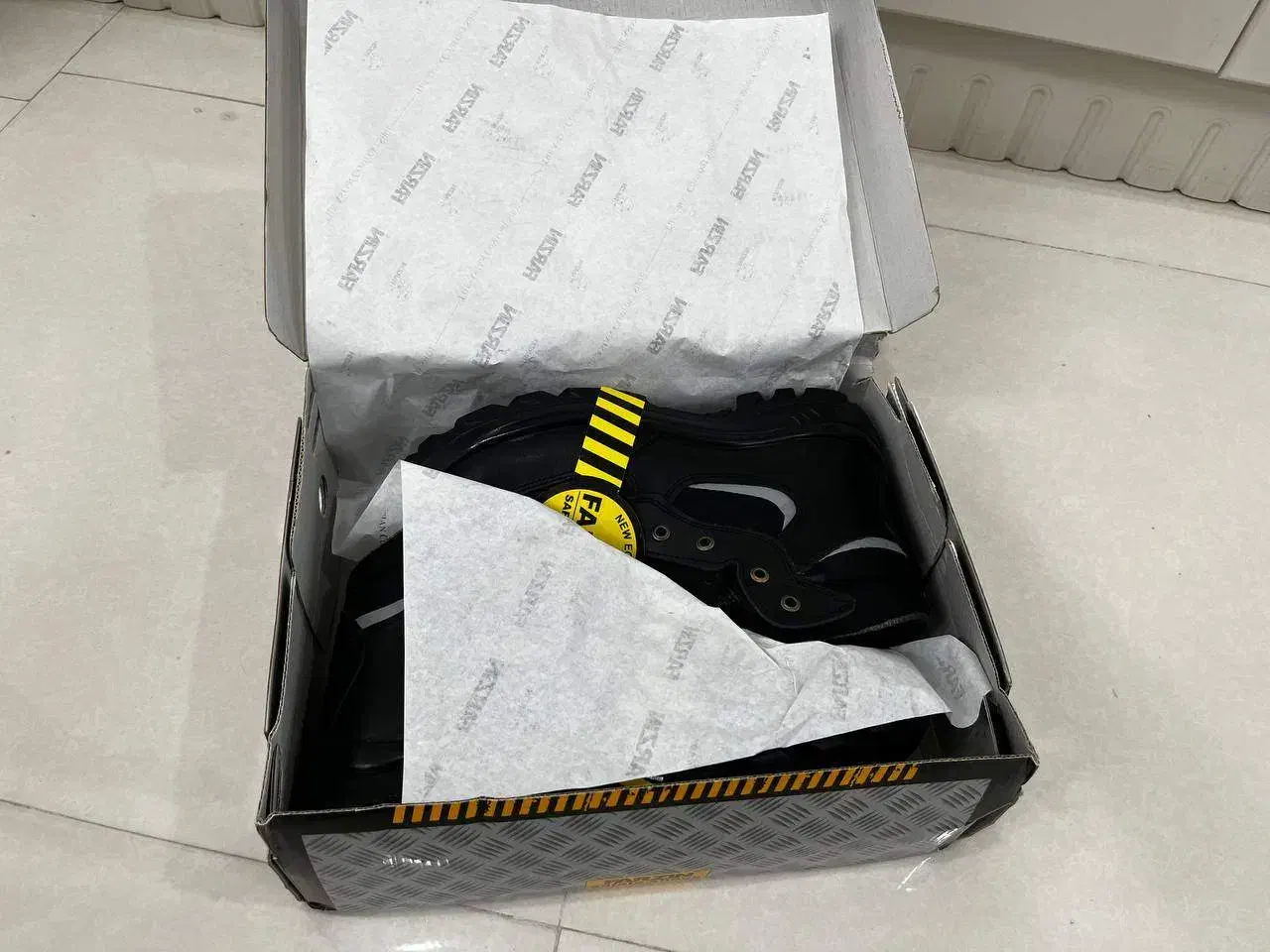 دو جفت کفش کار مهندسی و کوهنوردی|کیف، کفش، کمربند|شهریار, شهرک وائین|دیوار