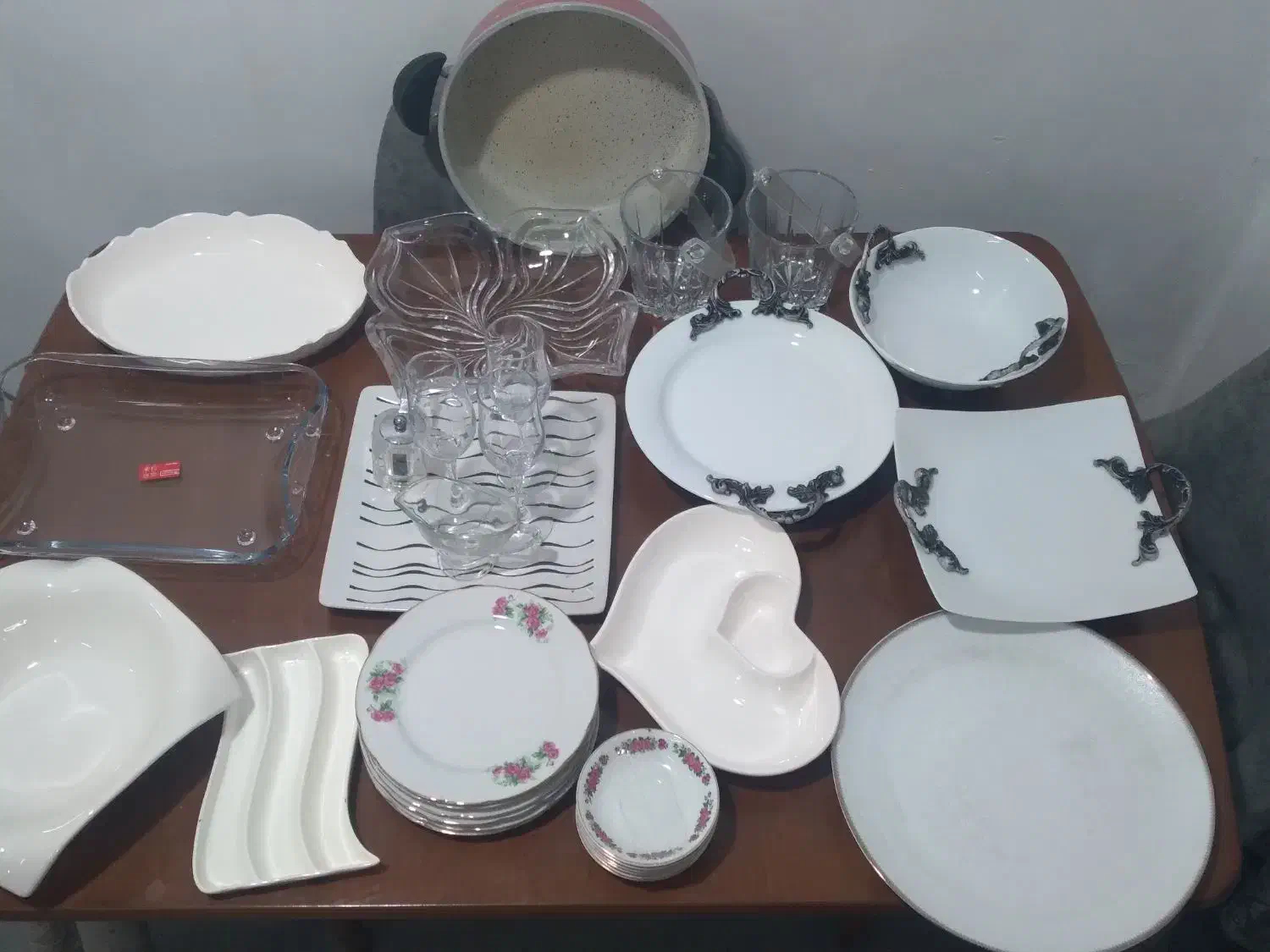 ظرف وظروف|سایر لوازم برقی|اهواز, نادری|دیوار