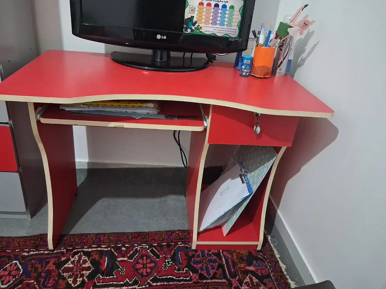 سرویس چوبی|اسباب و اثاث بچه|شبستر, |دیوار