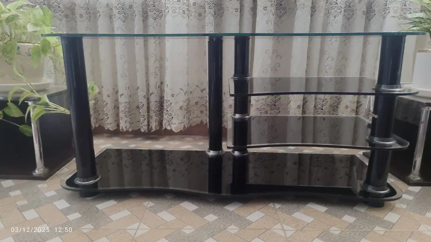 میز تلویزیون شیشه ای سالم|میز تلویزیون|بروجرد, |دیوار