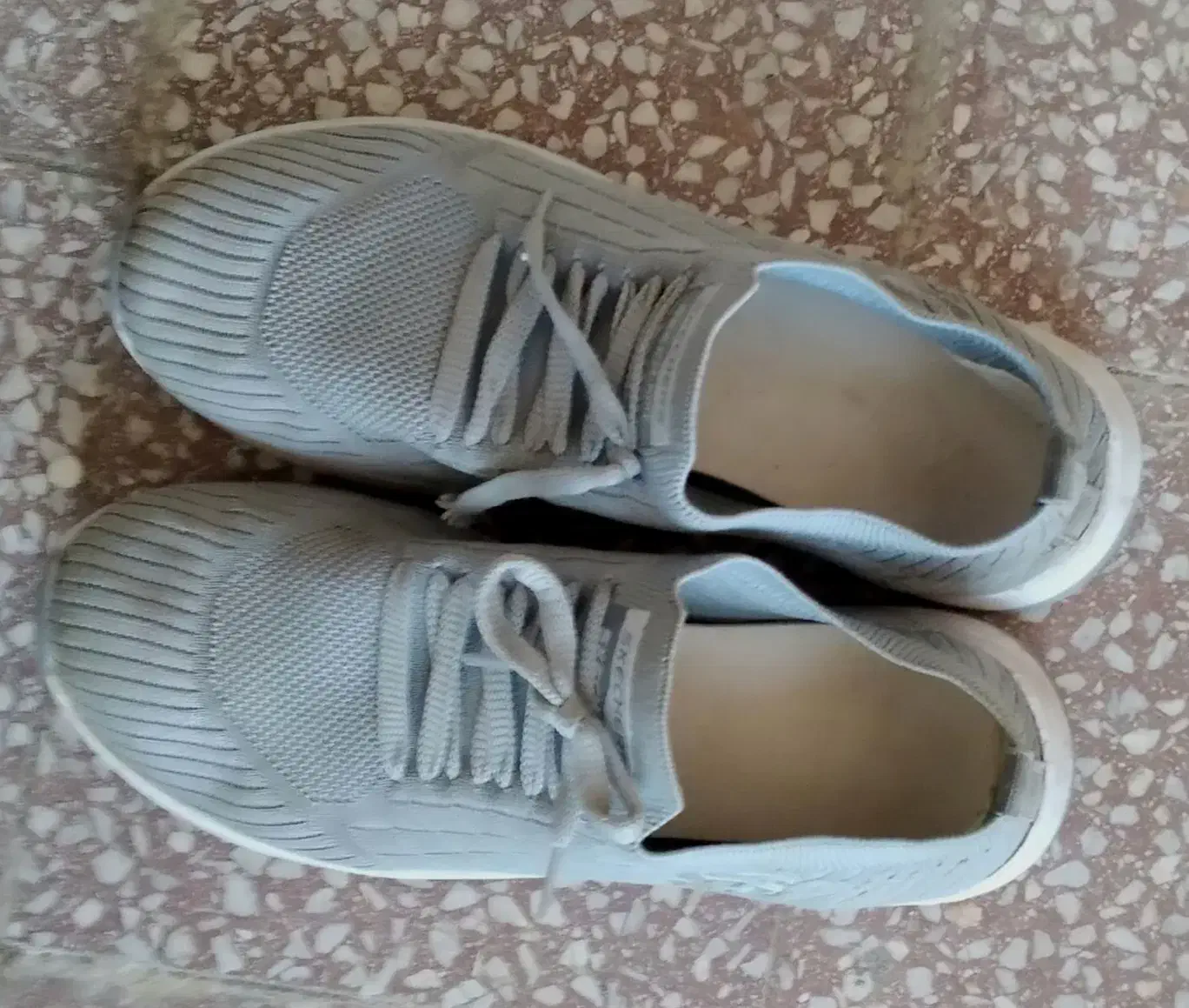 تعدادی کفش مجلسی و اسپرت تمیز و سالم|کیف، کفش، کمربند|نهاوند, |دیوار