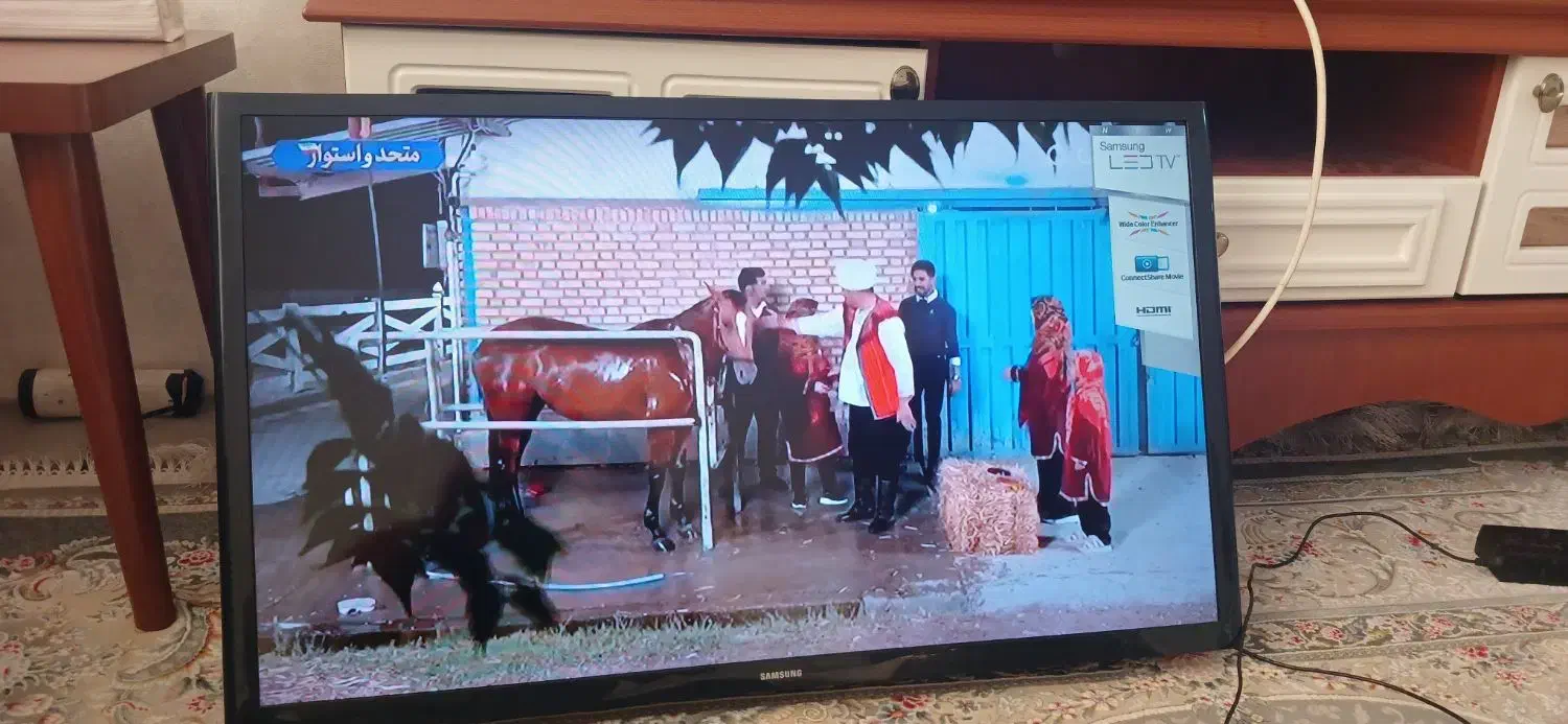 تلویزیون ال ای دی سامسونگ ۳۲ اینچ|تلویزیون و پروژکتور|نسیم‌شهر, |دیوار