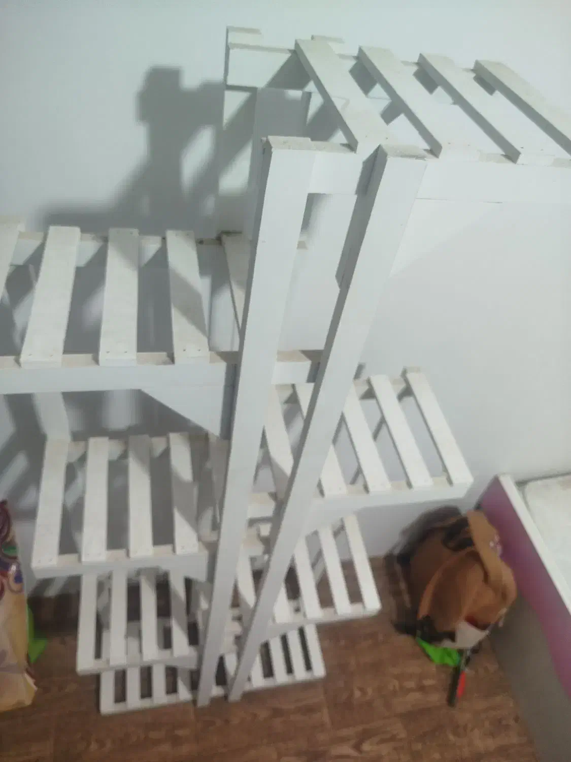 پایه استند گلدان میز|گل و گیاه طبیعی|گلبهار, شهر جدید گلبهار|دیوار