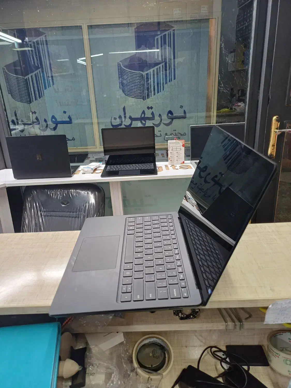 سرفیس لپ تاپ ۴|رایانه همراه|تهران, میدان ولیعصر|دیوار