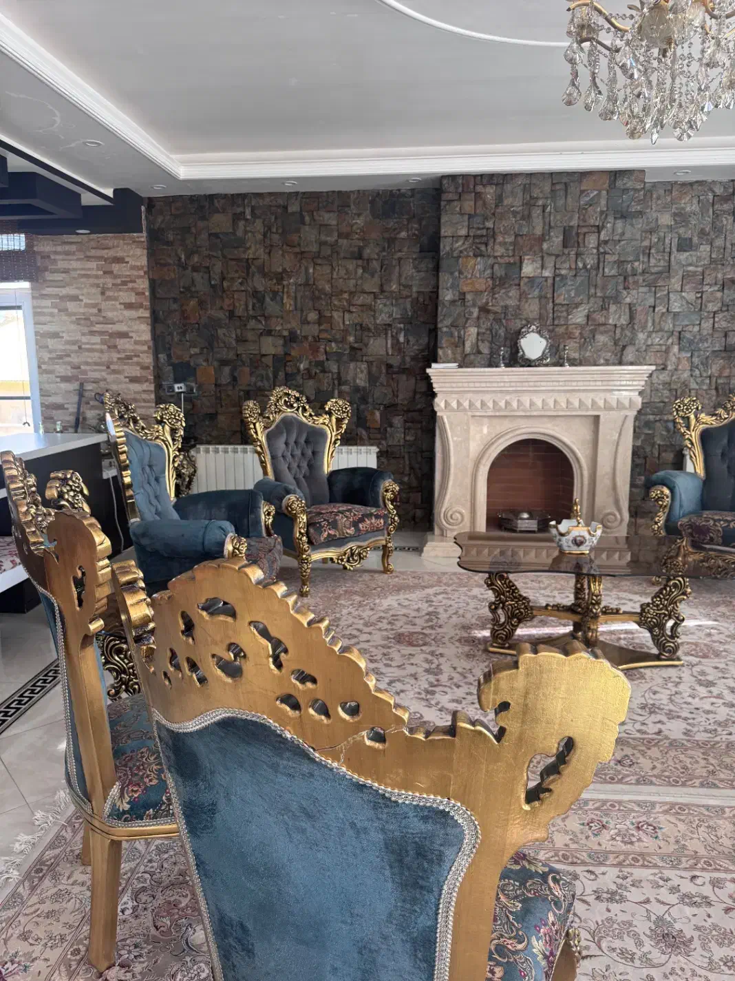 مبلمان ۹ نفره سلطنتی به همراه ناهارخوری ۸ نفره|مبلمان خانگی و میز عسلی|آبیک, |دیوار