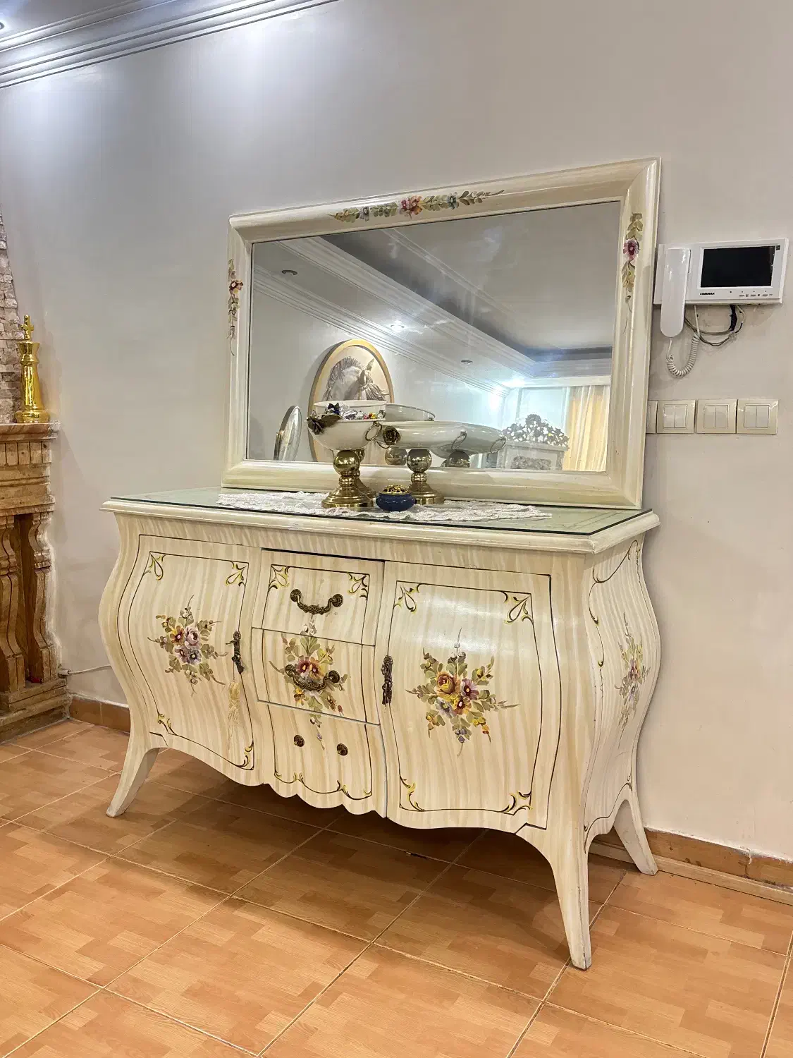 آینه کنسول|بوفه، ویترین، کنسول|تهران, مینای شمالی (مخبر)|دیوار