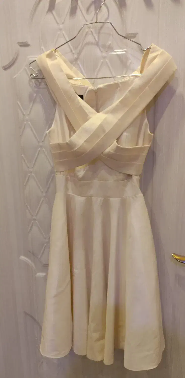 لباس مجلسی|لباس|بومهن, |دیوار