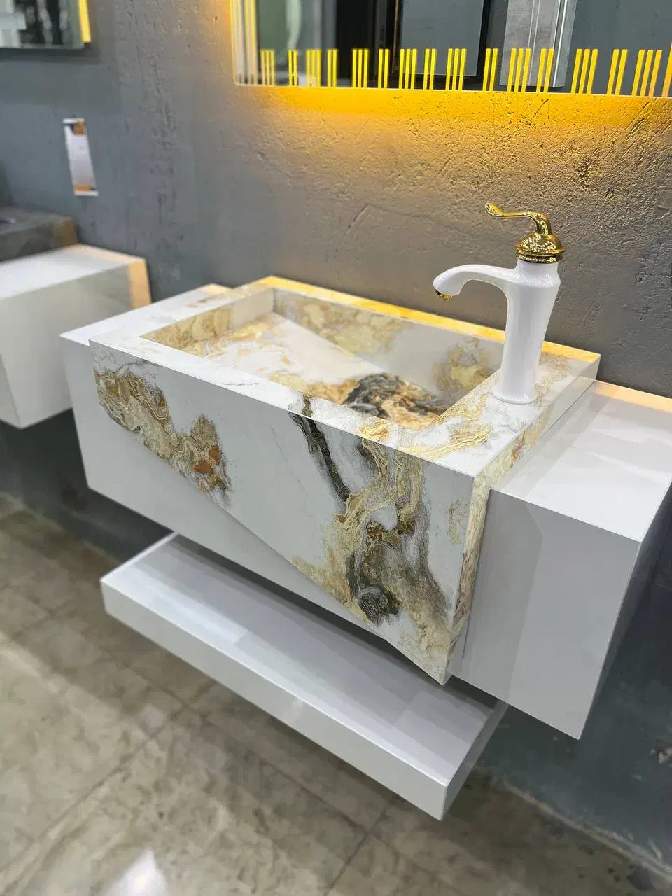 روشویی سفید طلایی پرسلان|لوازم سرویس بهداشتی|اصفهان, سرچشمه|دیوار