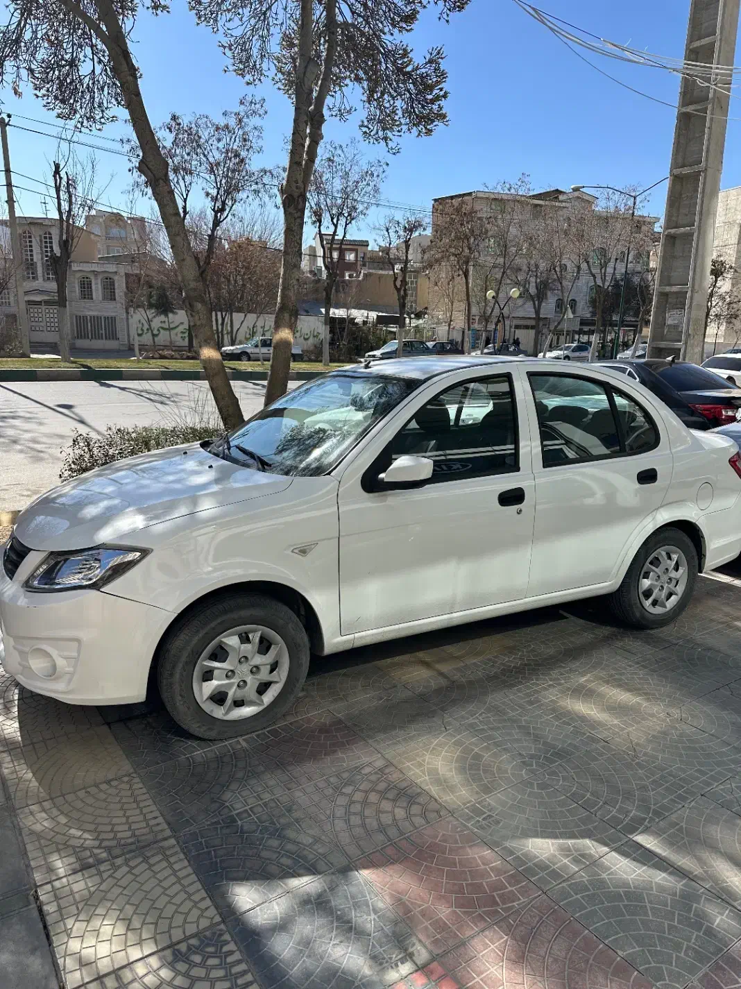 ساینا مدل ۹۹|خودرو سواری و وانت|بروجرد, |دیوار