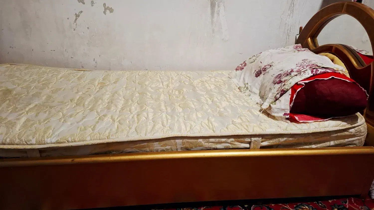 تخت چوبی|تخت و صندلی بچه|کرج, شاهینویلا|دیوار