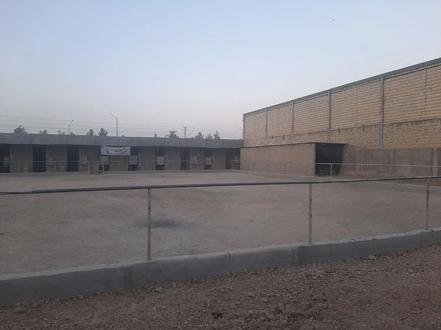 اجاره اصطبل اسب جهت باشگاه و پرورش اسب|اجارهٔ دفتر صنعتی، کشاورزی، تجاری|اصفهان, قهجاورستان|دیوار