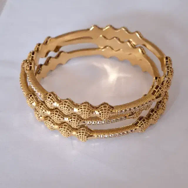 انواع طلا نو ۳۰۰ هزار بالای تابلو .سایز یک ۲۲ کرم|جواهرات|خرمآباد, |دیوار