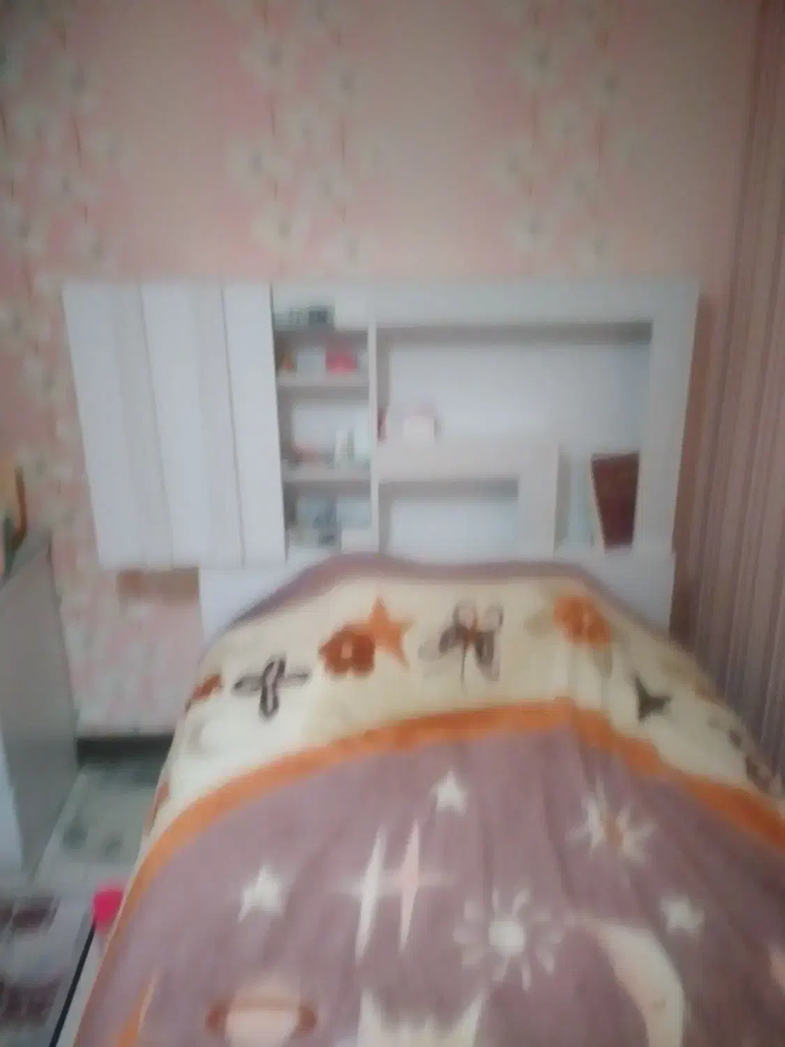 تخت و تشک و میز ارایش یک نفره|تخت و سرویس خواب|برخوار, |دیوار