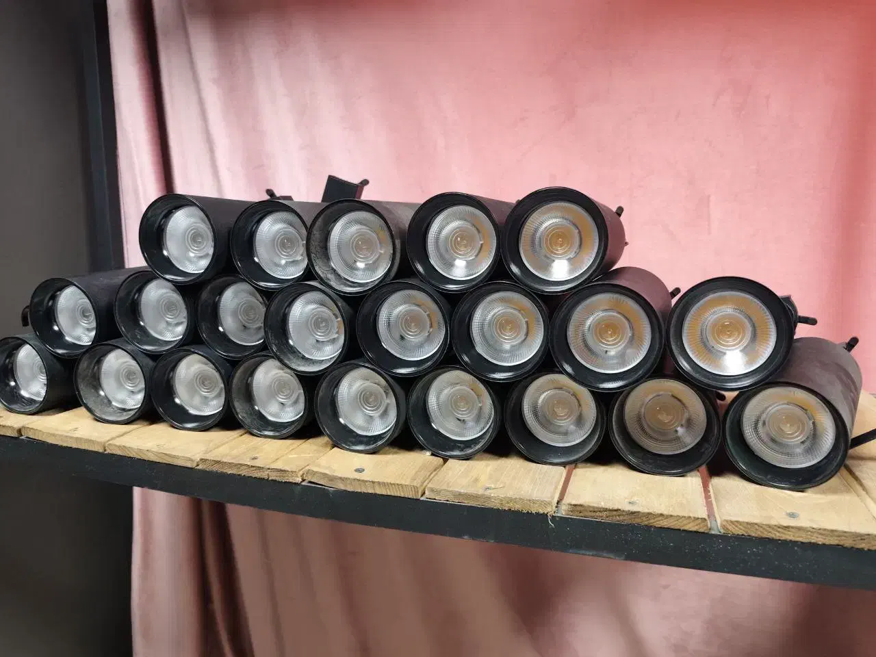 لامپ|لامپ و چراغ|شهر ری, سرتخت|دیوار