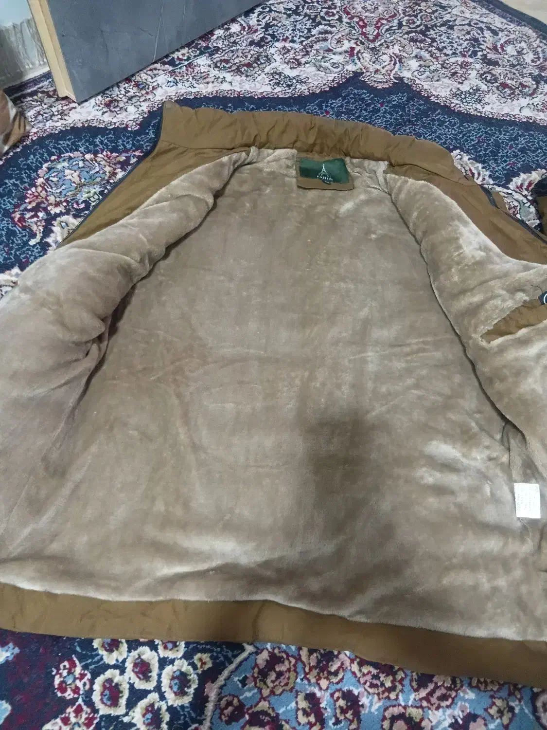 کاپشن مردانه|لباس|تربت جام, باغ سنگان سفلی|دیوار