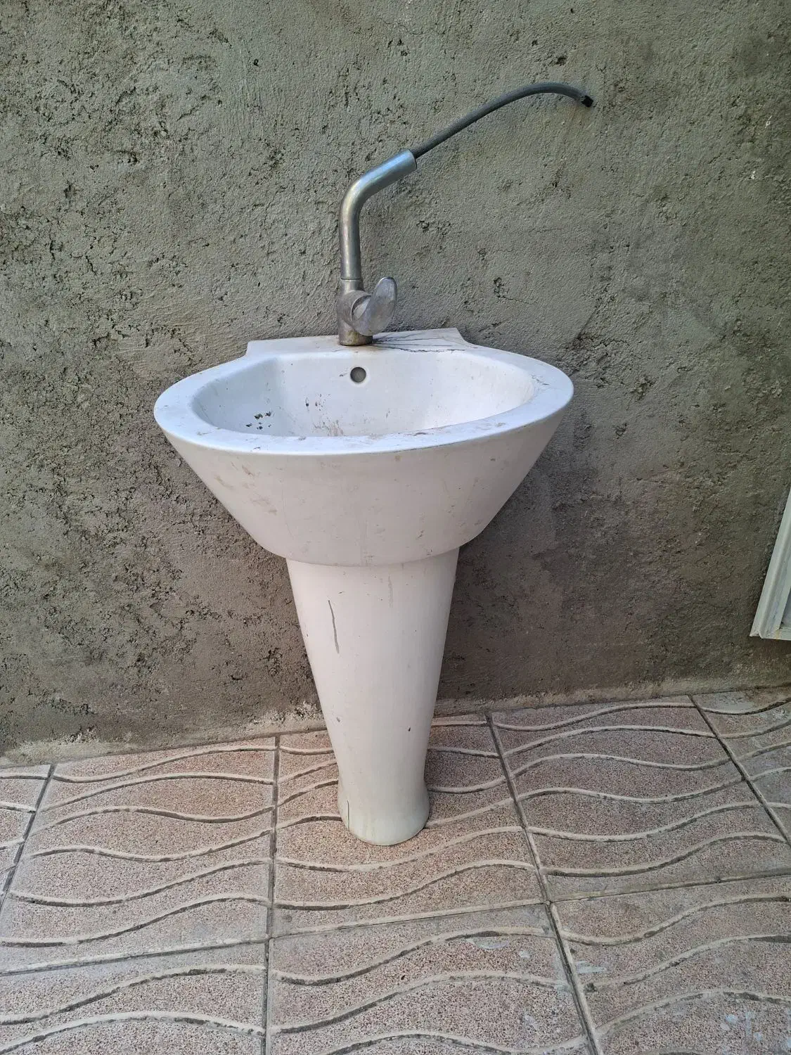 روشویی در حد نو|لوازم سرویس بهداشتی|تبریز, |دیوار