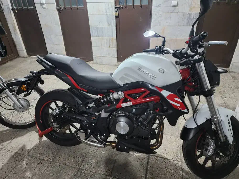 بنلی ۲۵۰ دو سیلندر|موتورسیکلت|تهران, امیر بهادر|دیوار