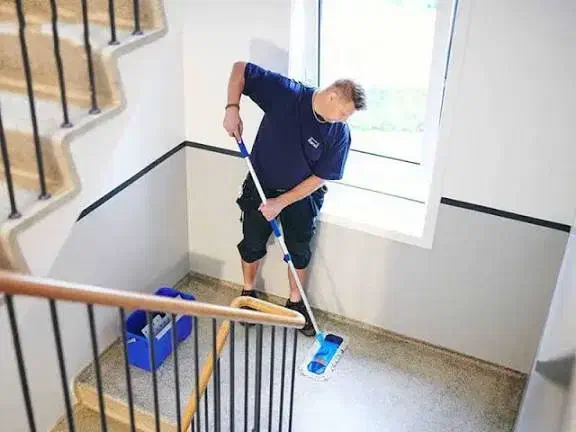 نظافتچی ساختمان و آپارتمان و محل کار|خدمات نظافت|زاهدان, |دیوار