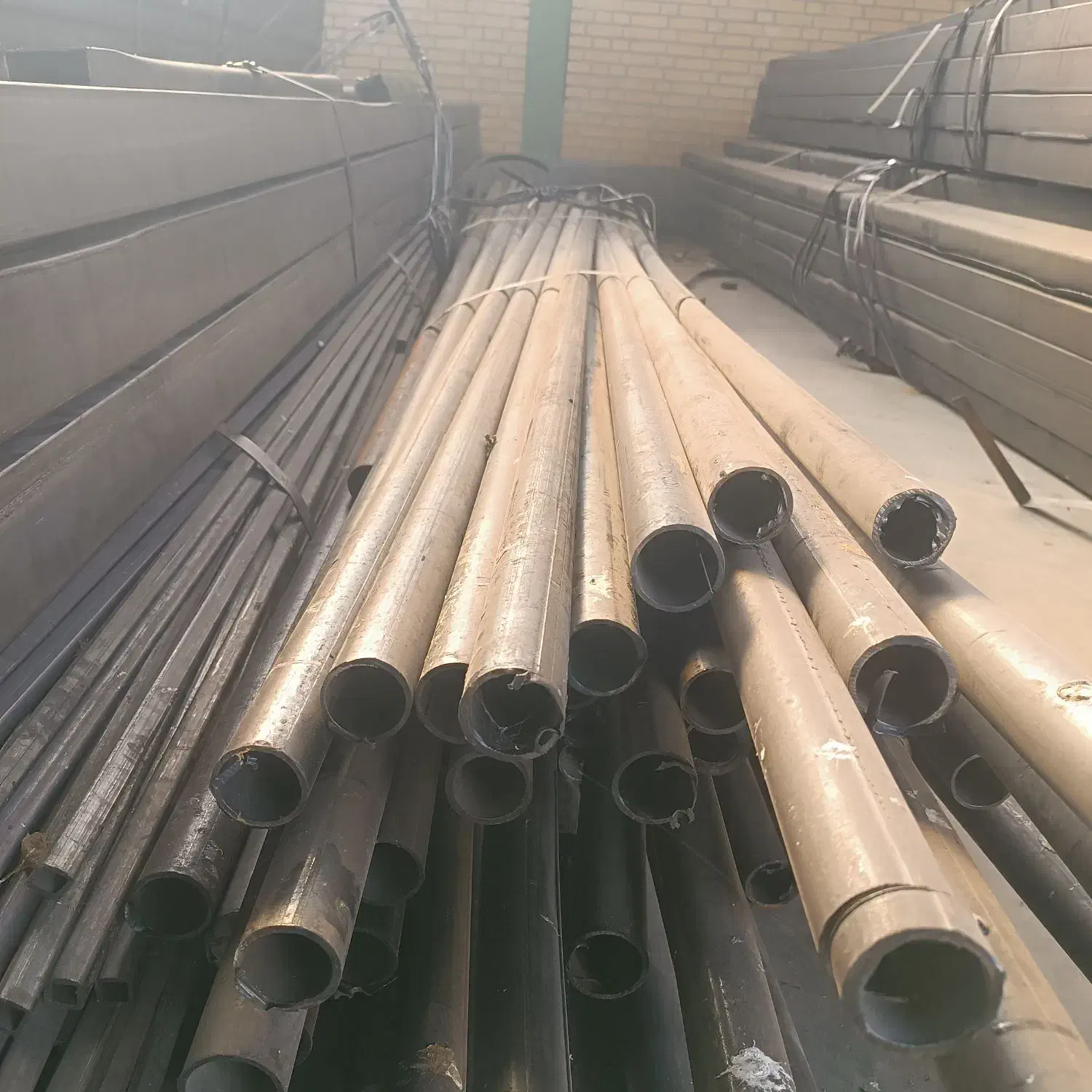 فروش لوله داربستی درجه دو|عمدهفروشی|شهرضا, |دیوار