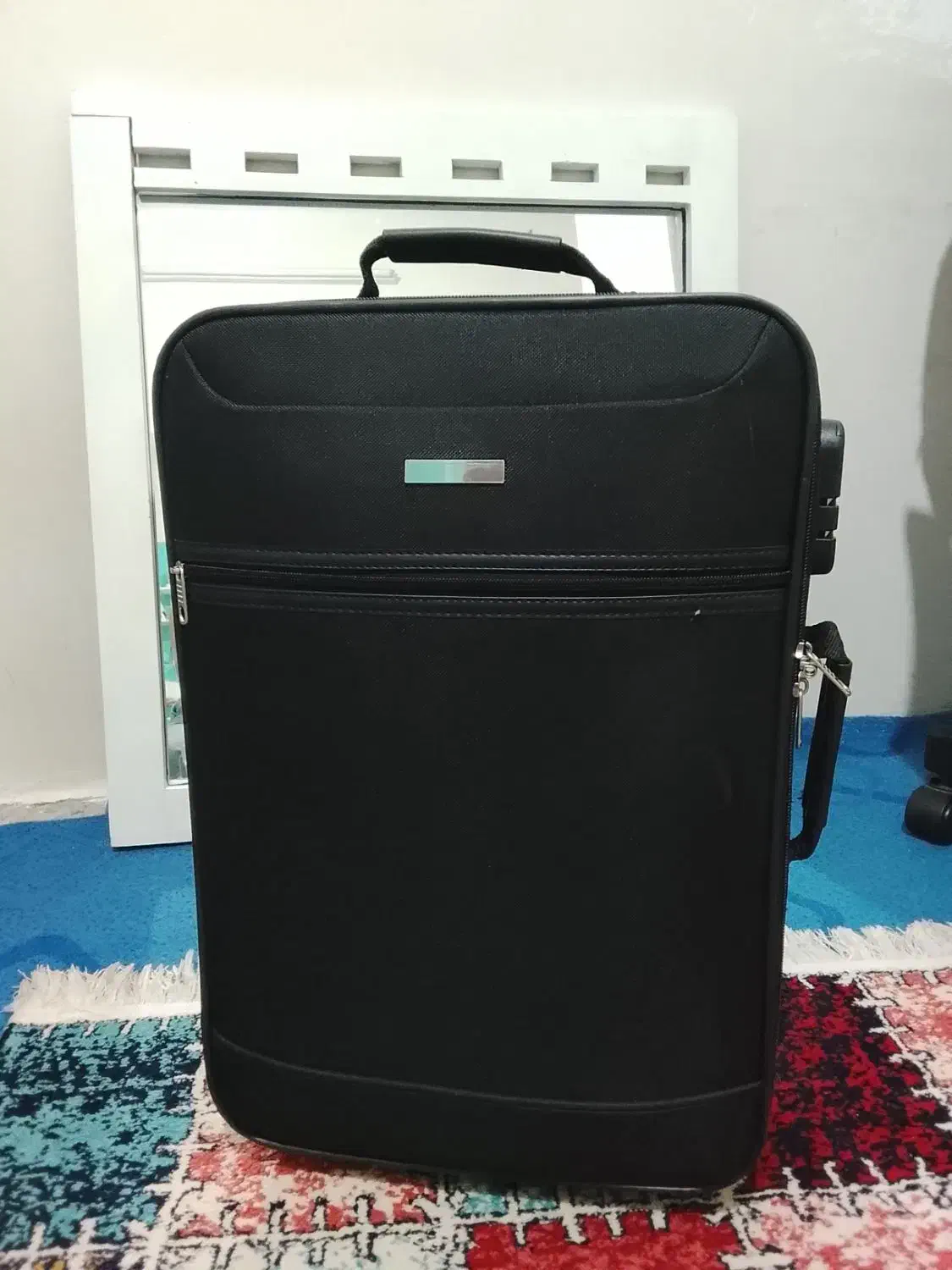 چمدان|کیف، کفش، کمربند|فیروزکوه, |دیوار