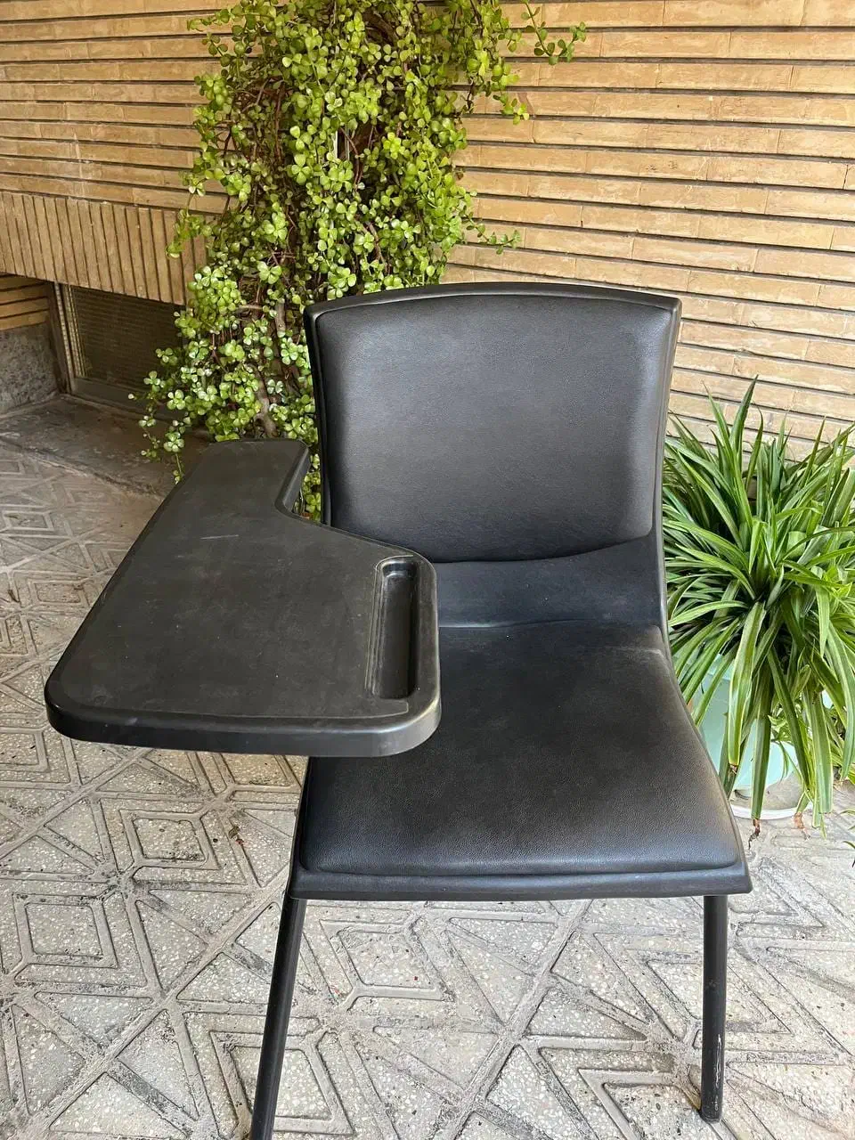 صندلی دسته دار دانش آموز|صندلی و نیمکت|اصفهان, جلفا|دیوار