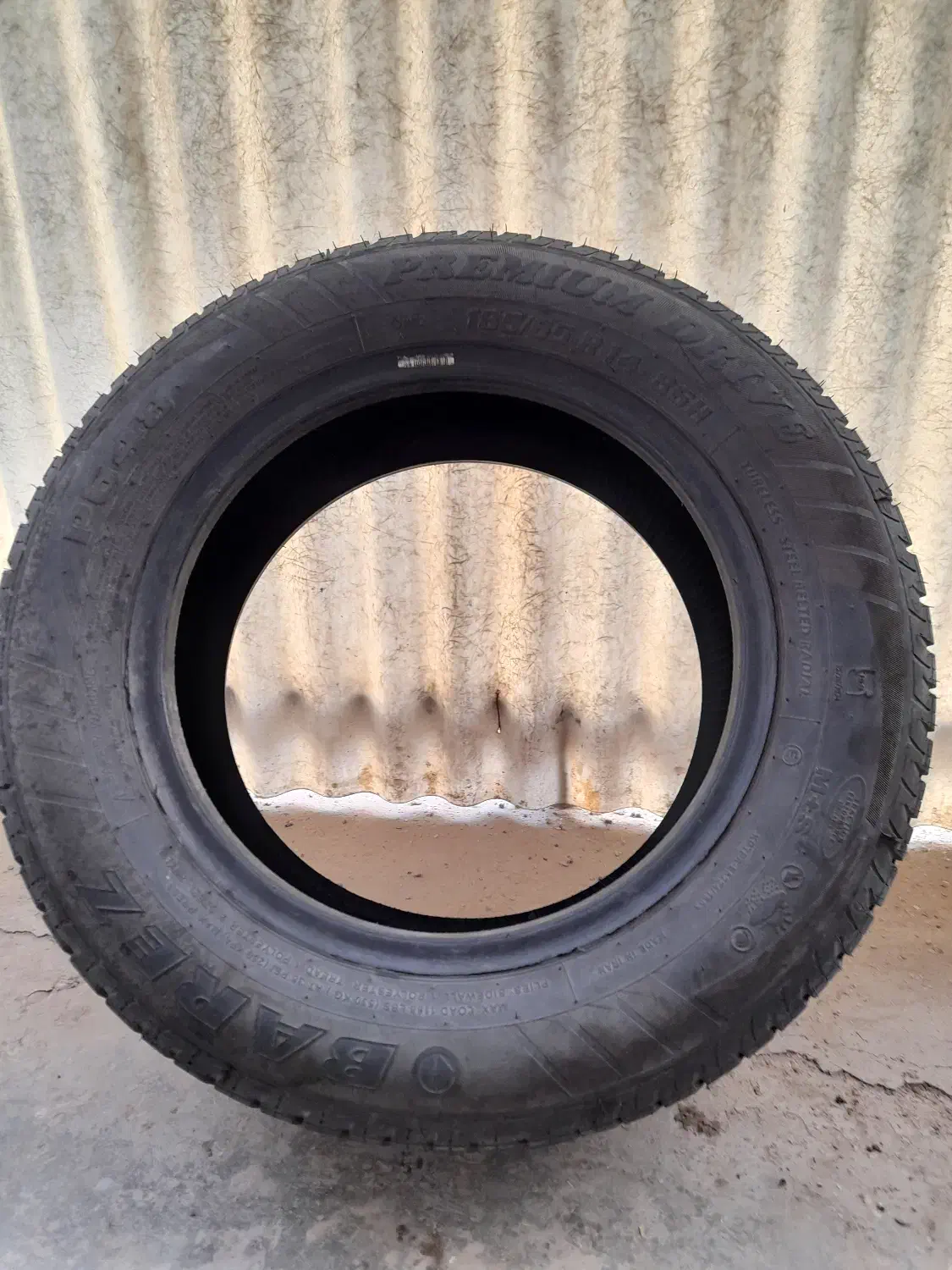 لاستیک ۱۸۶.۶۵.۱۴ بارز|قطعات یدکی و لوازم جانبی|پاکدشت, پاکدشت (مامازند)|دیوار