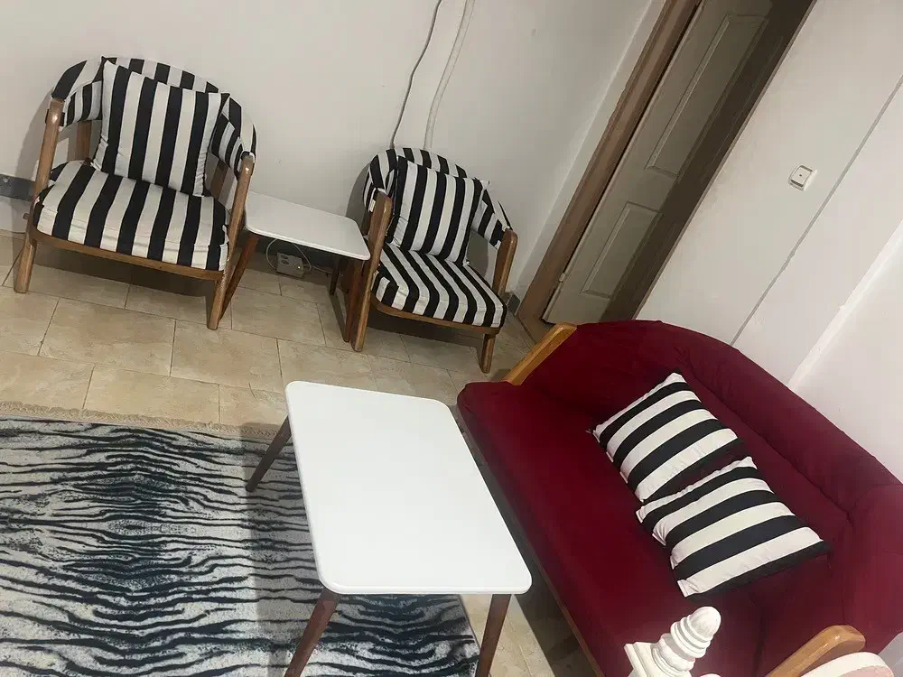 نیم ست مبل مدرن و 2 عدد عسلی|مبلمان خانگی و میز عسلی|تبریز, |دیوار