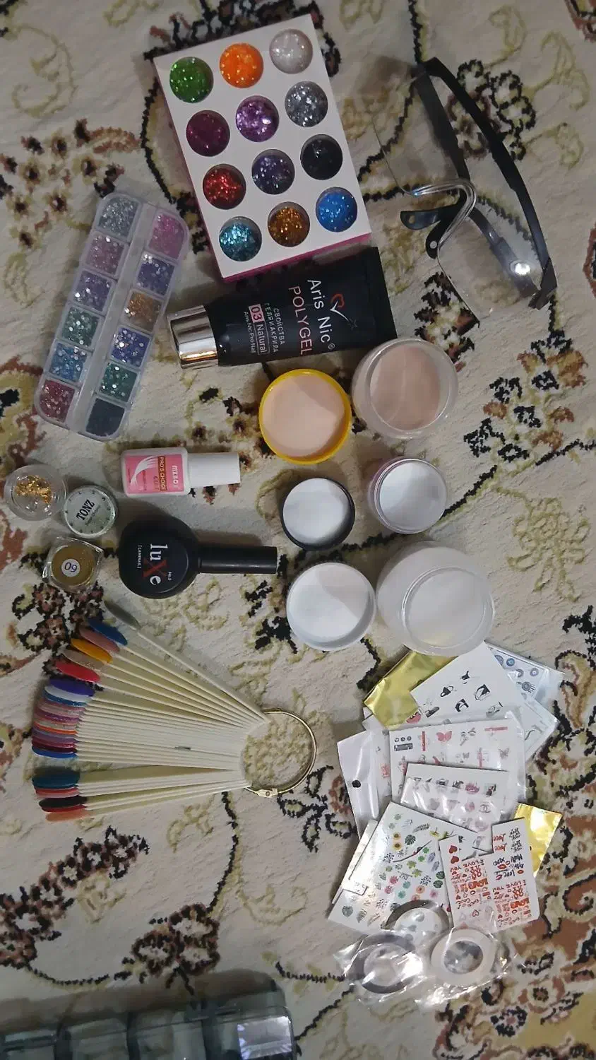 لوازم کامل کاشت ناخن در حد نو و کاملا سالم|آرایشی، بهداشتی، درمانی|ارومیه, |دیوار