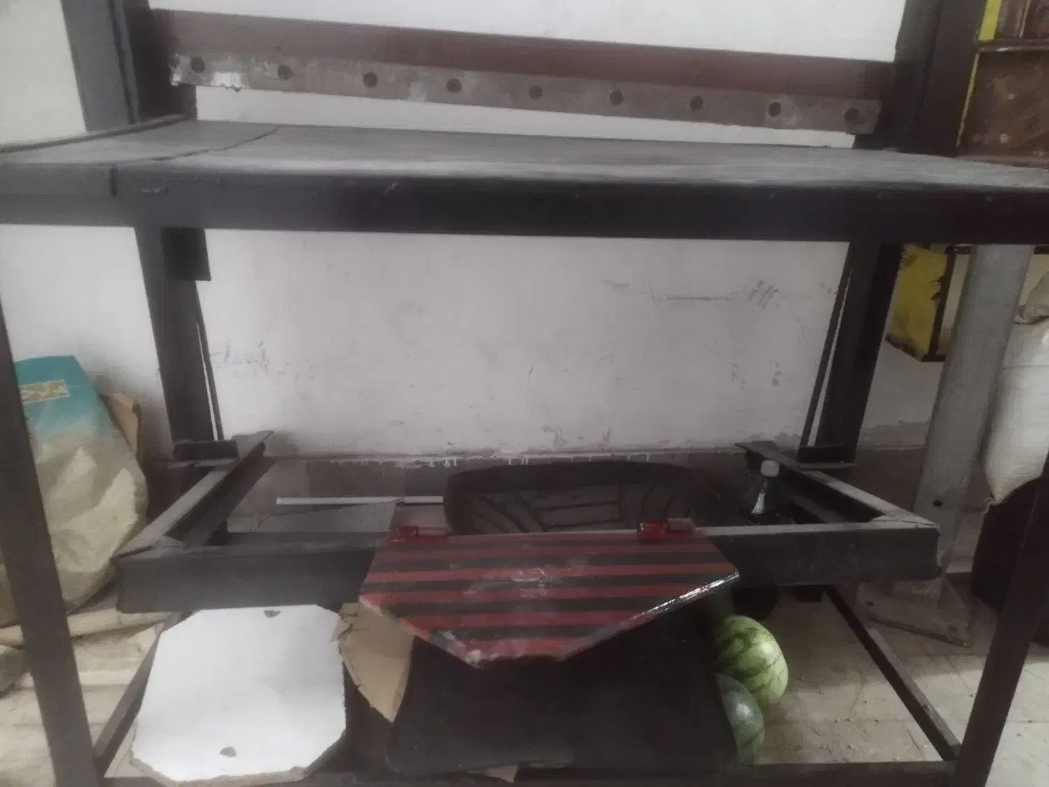 گیوتین دستی|ابزارآلات|مشهد, کارمندان دوم|دیوار