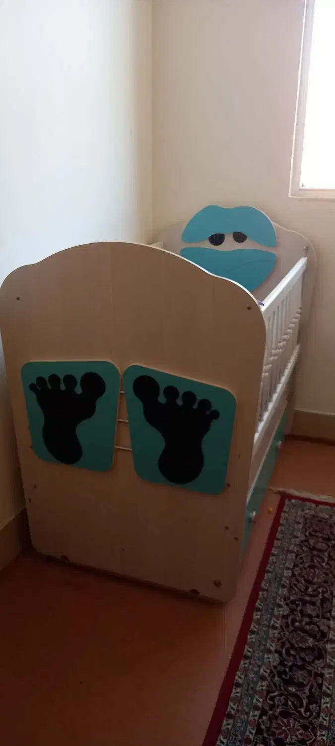 تخت کودک|تخت و صندلی بچه|فولادشهر, C5|دیوار