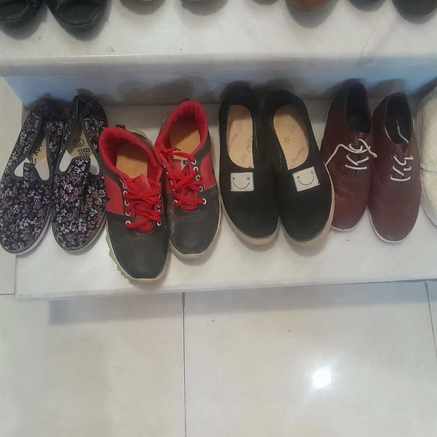 کفش|کیف، کفش، کمربند|اصفهان, جلالیه|دیوار