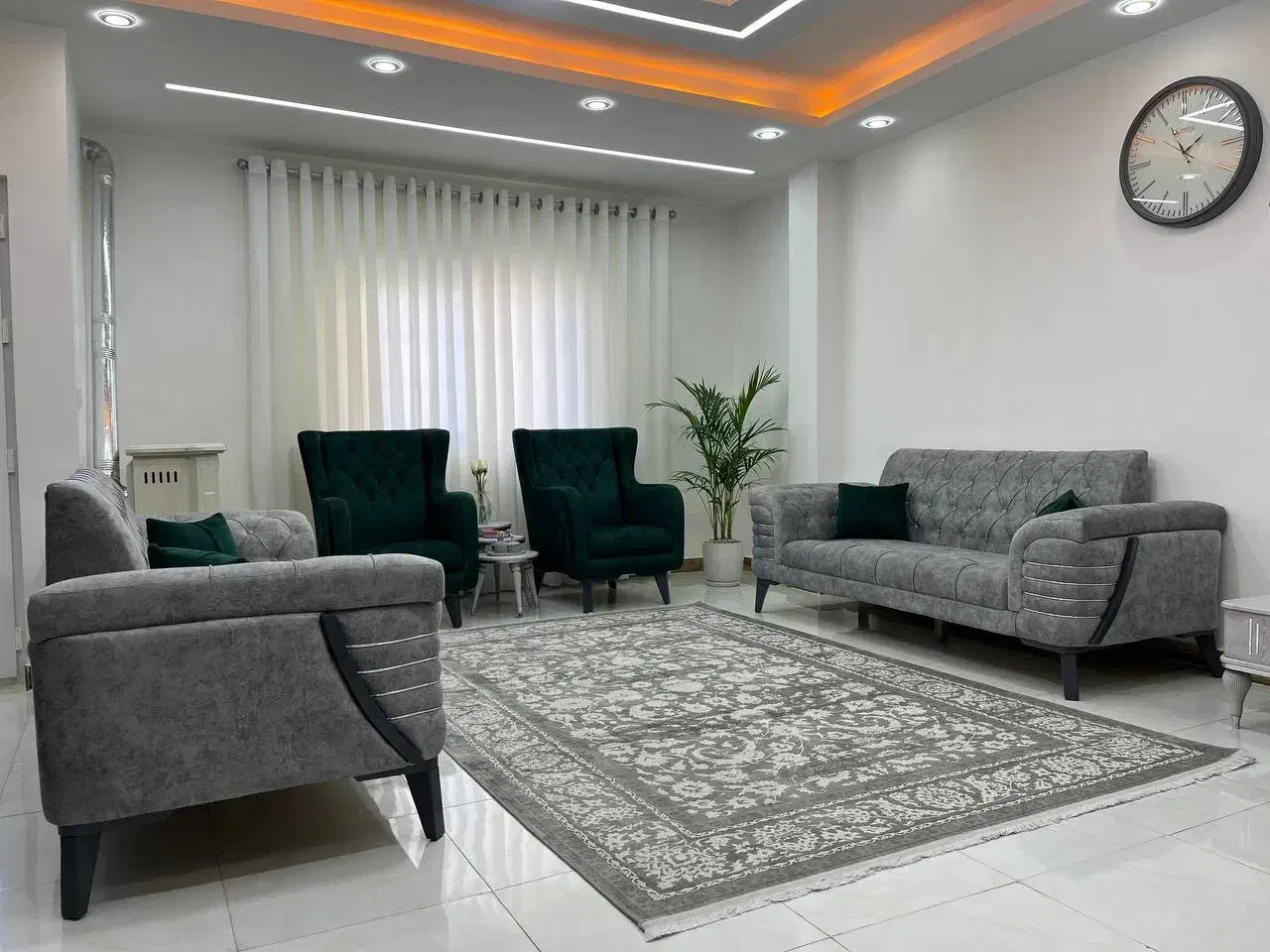 مبل ۸ نفره|مبلمان خانگی و میز عسلی|رشت, عینک|دیوار