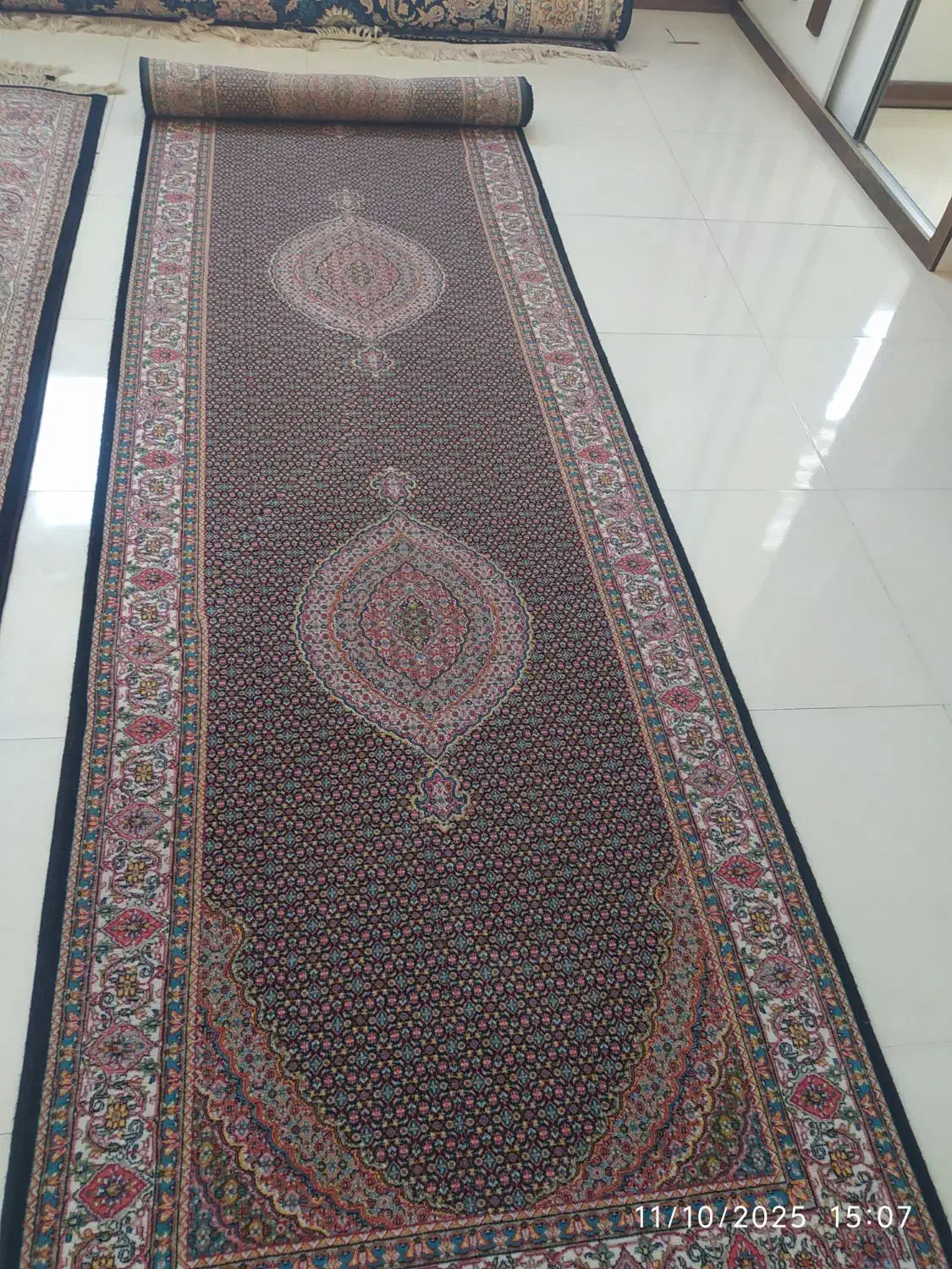 یک تخته کناره فرش 4متری 700شانه در حد نو|فرش|تبریز, |دیوار