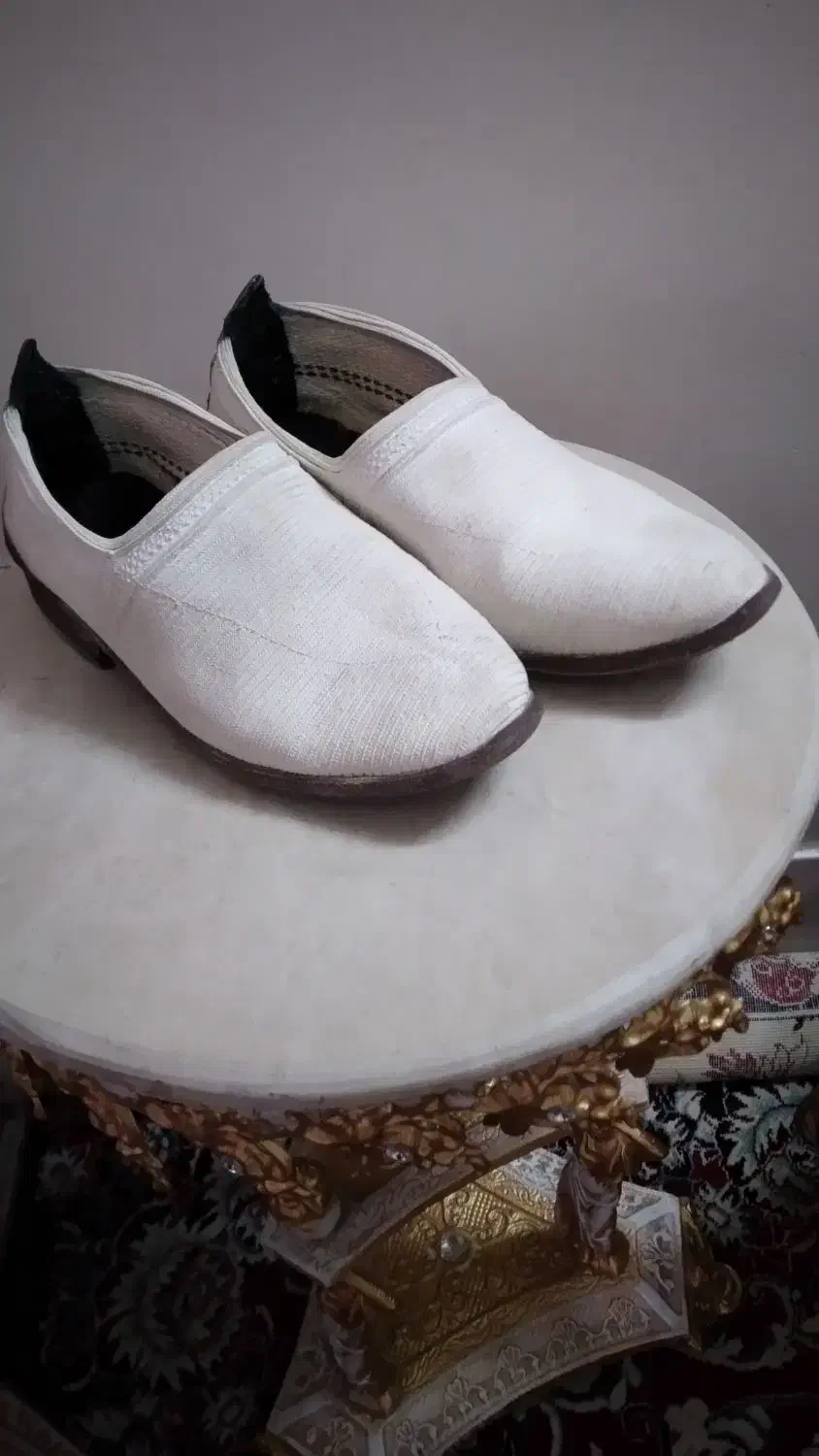 گیوه دست بافت قدیمی|کیف، کفش، کمربند|قهدریجان, |دیوار