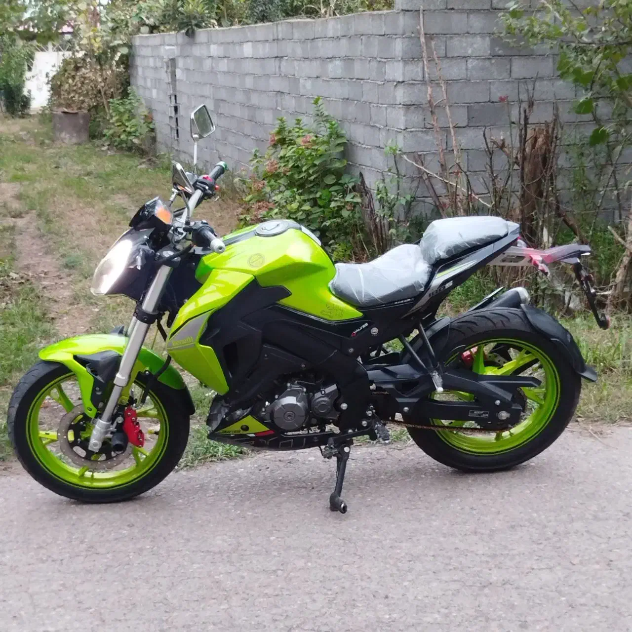 بنلی  تی ان تی 180s|موتورسیکلت|رشت, منظریه|دیوار