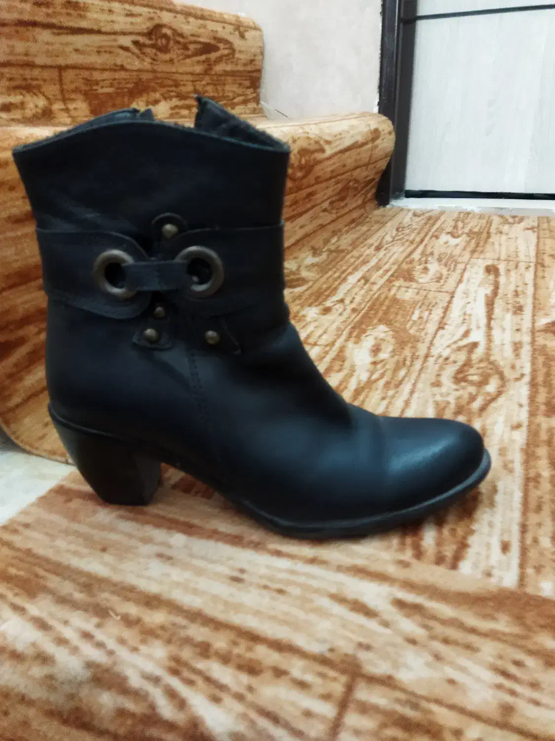 نیم بوت زنانه چرم|کیف، کفش، کمربند|بروجن, |دیوار