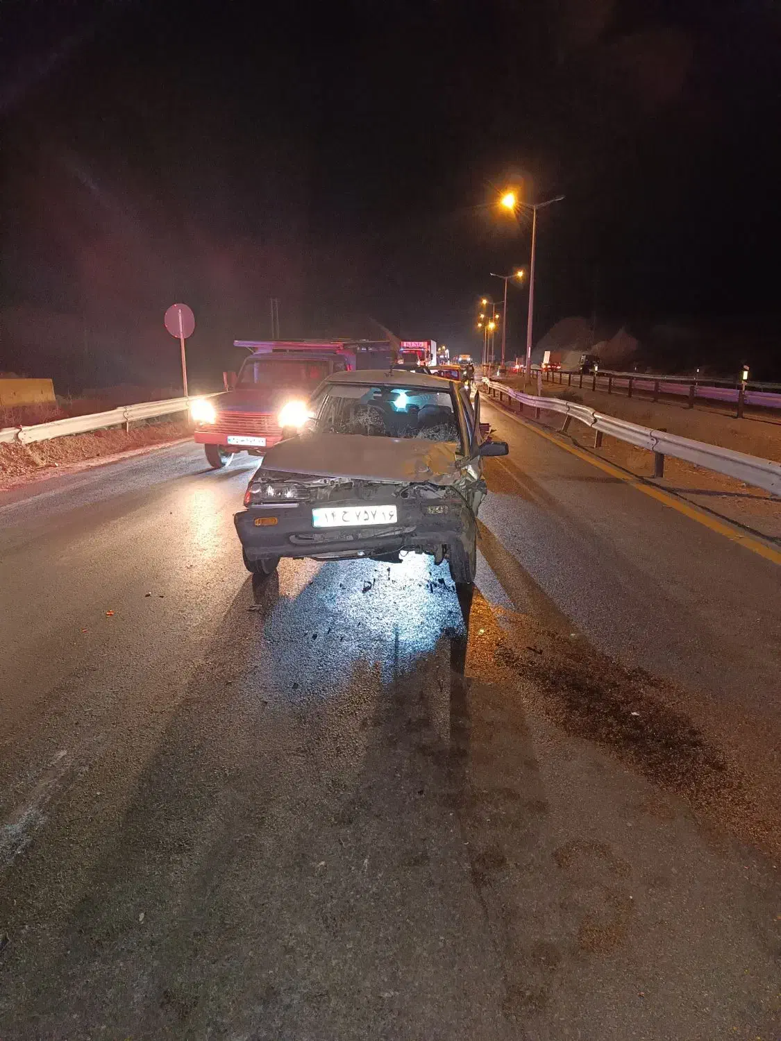 ماشین تصادفی|خودرو سواری و وانت|قم, چهل درخت|دیوار