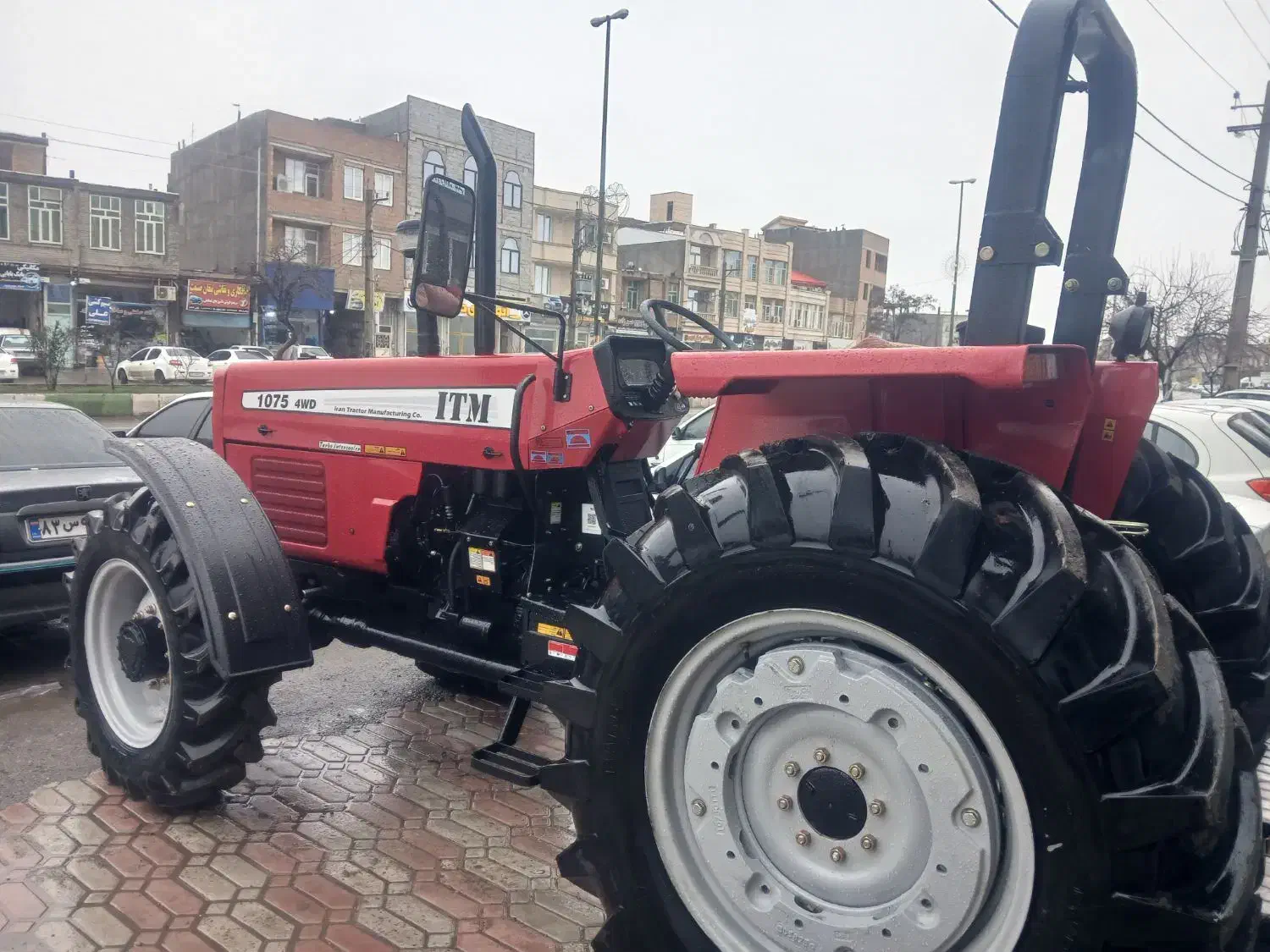 تراکتور ۱۰۷۵خشک|خودرو سنگین|پارس‌آباد, |دیوار