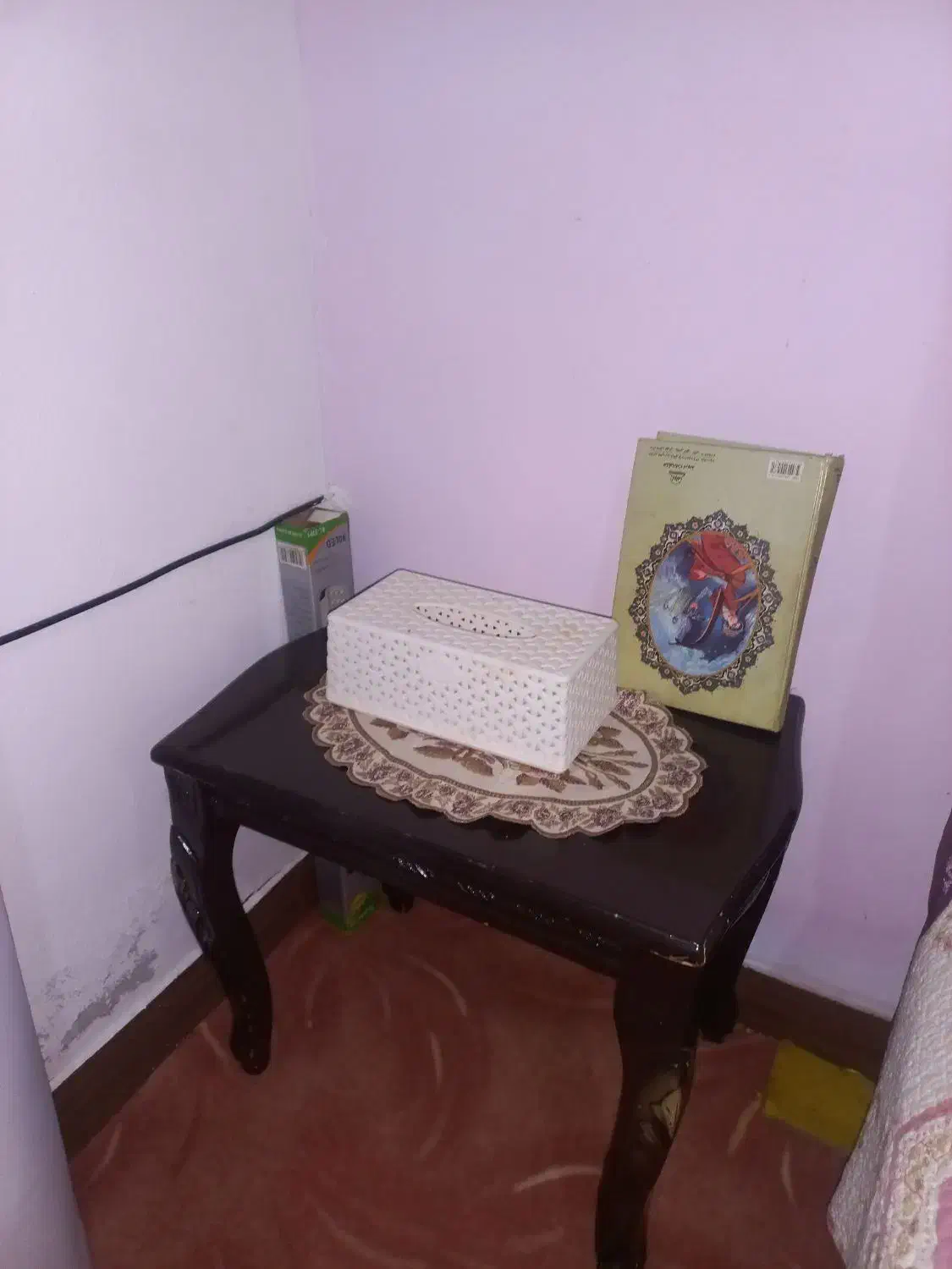 صندلی سلطنتی با میز عسلی|مبلمان خانگی و میز عسلی|چمستان, |دیوار